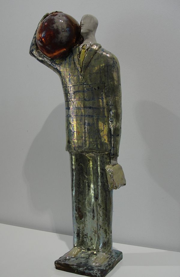 Paolo Staccioli - Viagiattore con palla - Keramik Unikat - 38 x 20 cm
